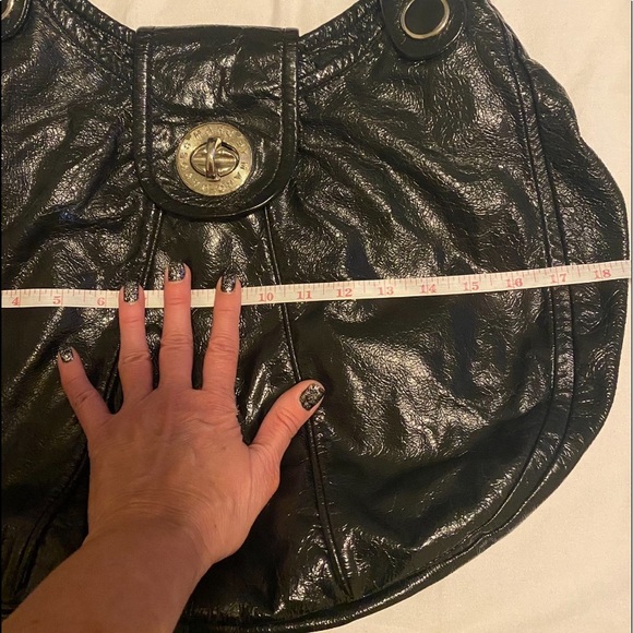 Marc by Marc Jacobs turn lock EXTRA LARGE hobo bag. GREAT condition! GREAT DEAL! - Picture 2 of 14
